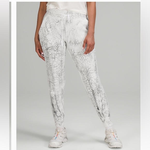 3 pair Lululemon Joggers - Picture 1 of 8